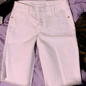 White Knee Mid Rise Ripped Shorts 🔮